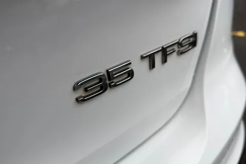 28 of 58 for Audi A4 Avant 2.0 TFSI 35 Technik S Tronic Euro 6 (s/s) 5dr