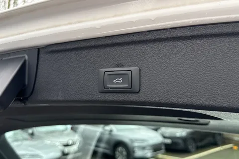 29 of 58 for Audi A4 Avant 2.0 TFSI 35 Technik S Tronic Euro 6 (s/s) 5dr