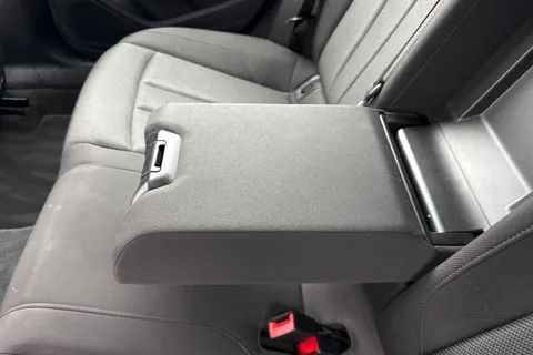 32 of 58 for Audi A4 Avant 2.0 TFSI 35 Technik S Tronic Euro 6 (s/s) 5dr