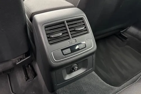 33 of 58 for Audi A4 Avant 2.0 TFSI 35 Technik S Tronic Euro 6 (s/s) 5dr