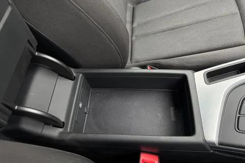 40 of 58 for Audi A4 Avant 2.0 TFSI 35 Technik S Tronic Euro 6 (s/s) 5dr