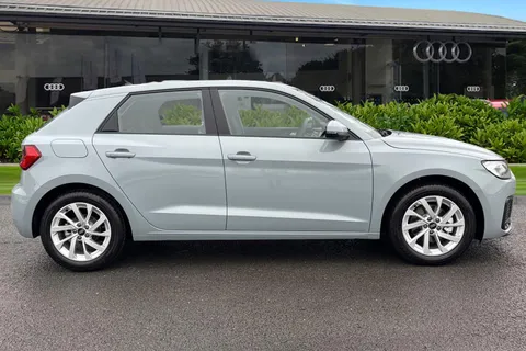  Audi A1 1.0 TFSI 30 Sport Sportback Euro 6 (s/s) 5dr Thumbnail #4