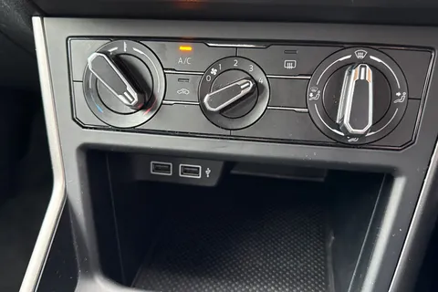 DW19ZJU Volkswagen Polo 1.0 TSI SE Euro 6 (s/s) 5dr Thumbnail #22