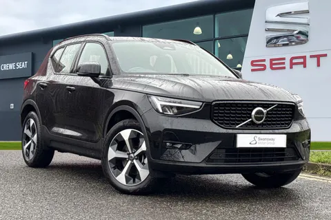 DL25RXT Volvo Xc40 2.0 B4P Plus Dark 5dr Auto Thumbnail #1