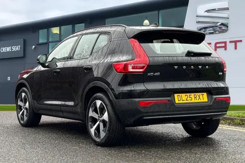 DL25RXT Volvo Xc40 2.0 B4P Plus Dark 5dr Auto Thumbnail #2
