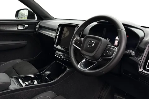 DL25RXT Volvo Xc40 2.0 B4P Plus Dark 5dr Auto Thumbnail #7