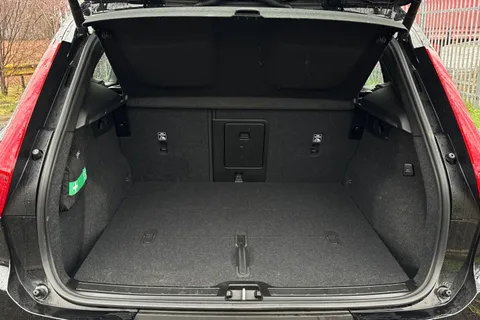 DL25RXT Volvo Xc40 2.0 B4P Plus Dark 5dr Auto Thumbnail #9