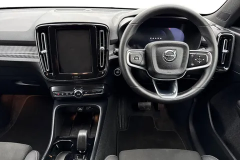 DL25RXT Volvo Xc40 2.0 B4P Plus Dark 5dr Auto Thumbnail #12