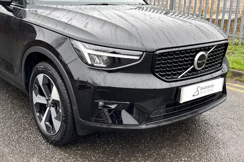 DL25RXT Volvo Xc40 2.0 B4P Plus Dark 5dr Auto Thumbnail #16
