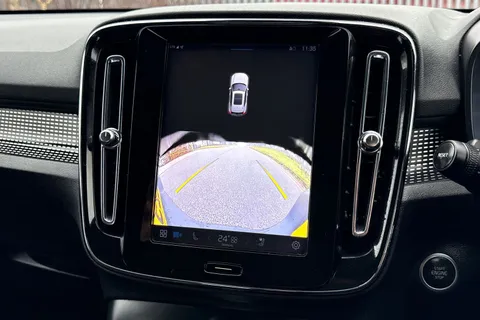 DL25RXT Volvo Xc40 2.0 B4P Plus Dark 5dr Auto Thumbnail #37