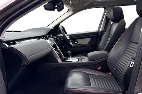 DS72XGE Land Rover Discovery Sport 1.5 P300e Urban Edition 5dr Thumbnail #4