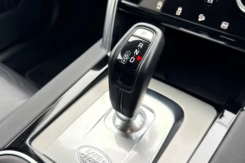 DS72XGE Land Rover Discovery Sport 1.5 P300e Urban Edition 5dr Thumbnail #15