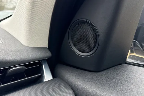 DS72XGE Land Rover Discovery Sport 1.5 P300e Urban Edition 5dr Thumbnail #26