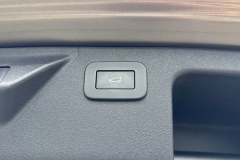 DS72XGE Land Rover Discovery Sport 1.5 P300e Urban Edition 5dr Thumbnail #31