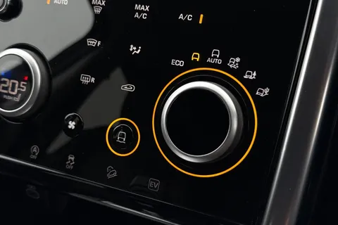 DS72XGE Land Rover Discovery Sport 1.5 P300e Urban Edition 5dr Thumbnail #41