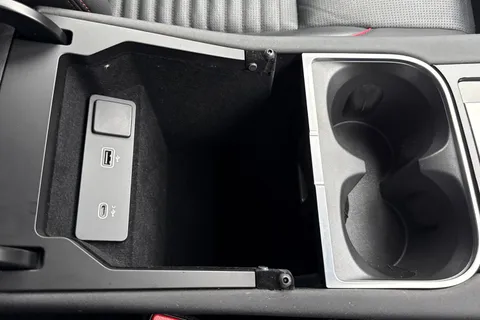 DS72XGE Land Rover Discovery Sport 1.5 P300e Urban Edition 5dr Thumbnail #46