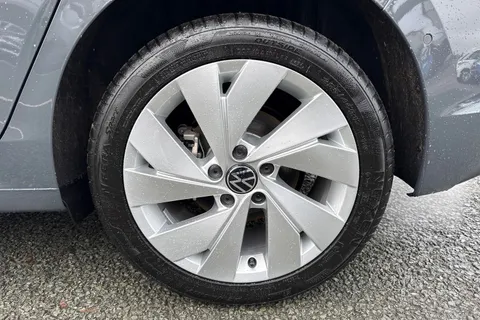 KM75BFJ Volkswagen Golf 1.5 TSI 204 Match eHybrid 5dr DSG Thumbnail #11