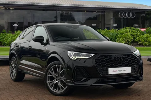 KT25XBA Audi Q3 Black Edition 35 TDI  150 PS S tronic Thumbnail #2