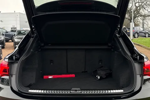 KT25XBA Audi Q3 Black Edition 35 TDI  150 PS S tronic Thumbnail #7