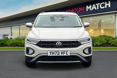 YH72VFC Volkswagen T-Roc 1.5 TSI Life Euro 6 (s/s) 5dr Thumbnail #6