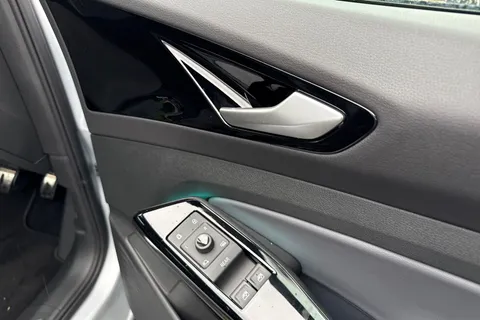DA25BVE Volkswagen ID.4 109kW Life Pure 52kWh 5dr Auto [110kW Ch] Thumbnail #18