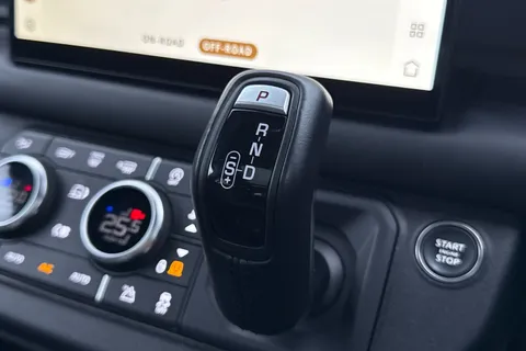 MW73XLH Land Rover Defender 110 3.0 D250 X-Dynamic HSE 5dr Thumbnail #15