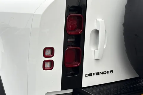 MW73XLH Land Rover Defender 110 3.0 D250 X-Dynamic HSE 5dr Thumbnail #21
