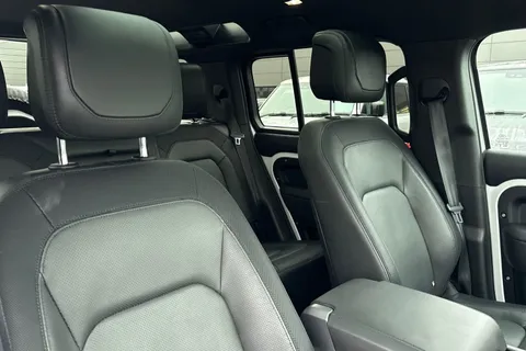 MW73XLH Land Rover Defender 110 3.0 D250 X-Dynamic HSE 5dr Thumbnail #23