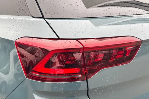  Volkswagen T-Roc 1.5 TSI Style Design DSG Euro 6 (s/s) 5dr Thumbnail #7