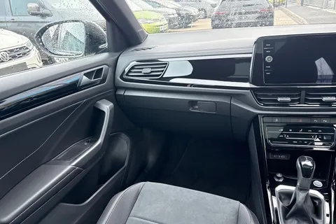  Volkswagen T-Roc 1.5 TSI Style Design DSG Euro 6 (s/s) 5dr Thumbnail #19