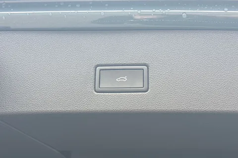  Volkswagen T-Roc 1.5 TSI Style Design DSG Euro 6 (s/s) 5dr Thumbnail #25