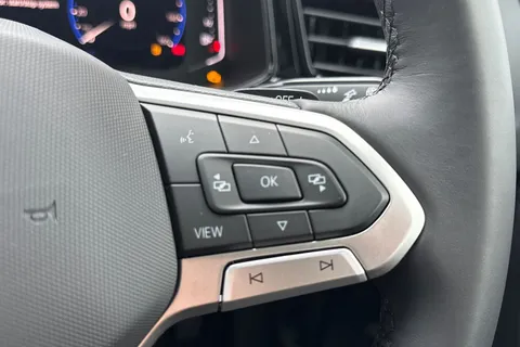  Volkswagen T-Roc 1.5 TSI Style Design DSG Euro 6 (s/s) 5dr Thumbnail #32