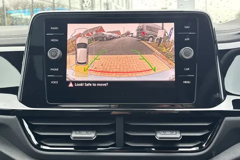  Volkswagen T-Roc 1.5 TSI Style Design DSG Euro 6 (s/s) 5dr Thumbnail #35