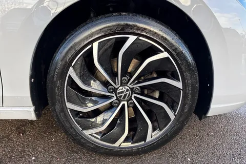 T222HUW Volkswagen Golf 1.5 TSI 150 Life 5dr ⭐17' Ventura alloy wheel⭐ Thumbnail #10