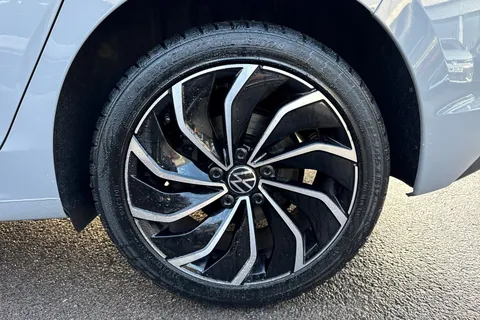 T222HUW Volkswagen Golf 1.5 TSI 150 Life 5dr ⭐17' Ventura alloy wheel⭐ Thumbnail #11