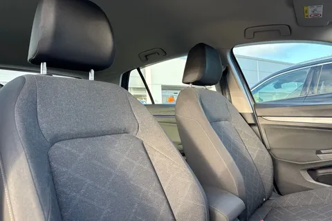 T222HUW Volkswagen Golf 1.5 TSI 150 Life 5dr ⭐17' Ventura alloy wheel⭐ Thumbnail #24