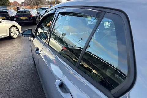 T222HUW Volkswagen Golf 1.5 TSI 150 Life 5dr ⭐17' Ventura alloy wheel⭐ Thumbnail #31