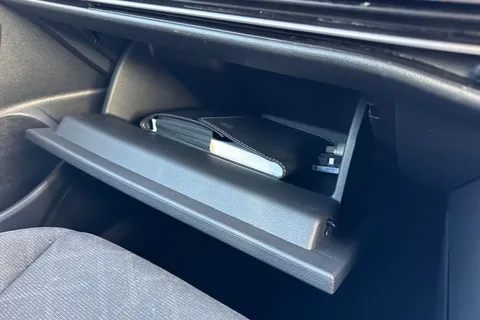 T222HUW Volkswagen Golf 1.5 TSI 150 Life 5dr ⭐17' Ventura alloy wheel⭐ Thumbnail #41