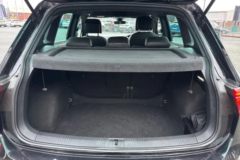 NL72WKF Volkswagen Tiguan 2.0 TSI R-Line DSG 4Motion Euro 6 (s/s) 5dr Thumbnail #7