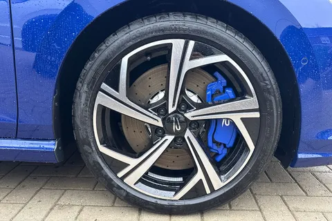  Volkswagen Golf 2.0 TSI R DSG 4Motion Euro 6 (s/s) 5dr Thumbnail #11