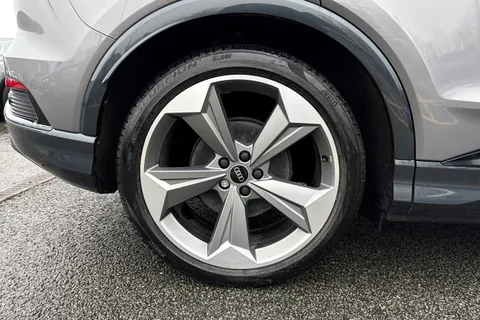 KW25ZPP Audi Q4 e-tron Q4  Black Edition 45 e-tron  210,00 kW Thumbnail #11