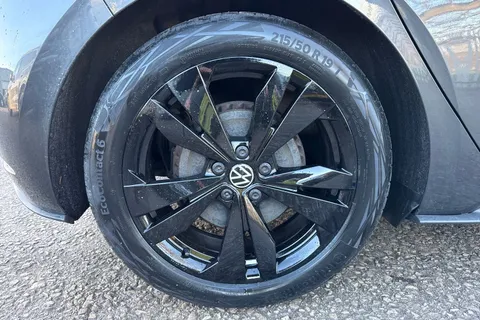 13 of 59 for VOLKSWAGEN ID.3 150kW Family Pro Performance 58kWh 5dr Auto