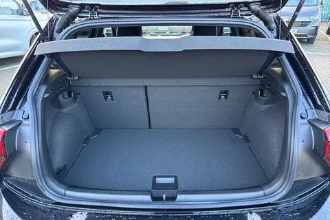 KS25NBY Volkswagen Polo 1.0 TSI 115 R-Line 5dr DSG ⭐17' York alloy wheels, Heated front seats⭐ Thumbnail #7