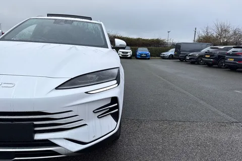  BYD Seal U 1.5 DM-i 18.3kWh Boost CVT Auto Euro 6 (s/s) 5dr Thumbnail #25