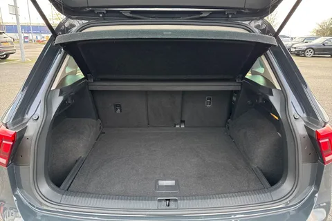 7 of 67 for Volkswagen Tiguan 2.0 TDI BlueMotion Tech SE Navigation Euro 6 (s/s) 5dr