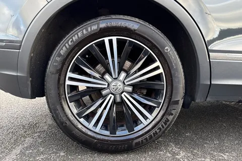 11 of 67 for Volkswagen Tiguan 2.0 TDI BlueMotion Tech SE Navigation Euro 6 (s/s) 5dr