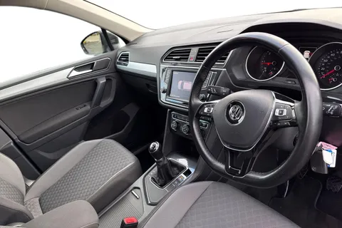 14 of 67 for Volkswagen Tiguan 2.0 TDI BlueMotion Tech SE Navigation Euro 6 (s/s) 5dr