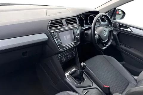 15 of 67 for Volkswagen Tiguan 2.0 TDI BlueMotion Tech SE Navigation Euro 6 (s/s) 5dr