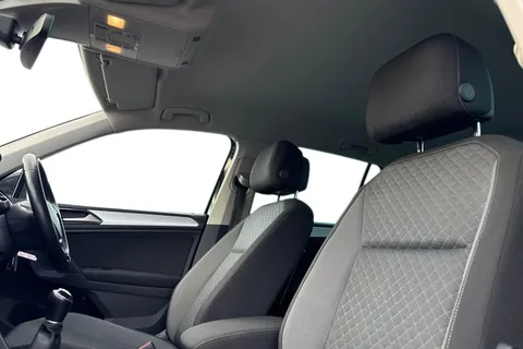 16 of 67 for Volkswagen Tiguan 2.0 TDI BlueMotion Tech SE Navigation Euro 6 (s/s) 5dr