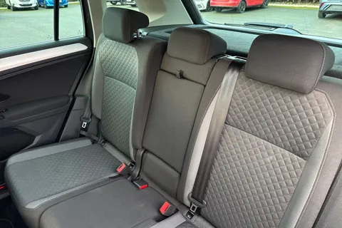 19 of 67 for Volkswagen Tiguan 2.0 TDI BlueMotion Tech SE Navigation Euro 6 (s/s) 5dr